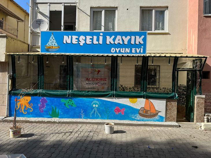 Neşeli Kayık Oyun Evi