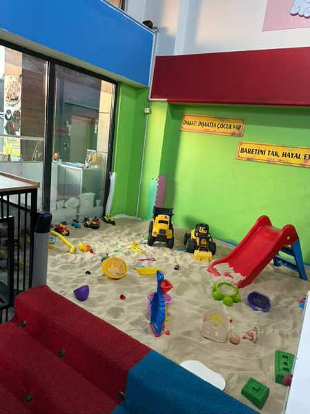 Jelibom's Çocuk Oyun Evi